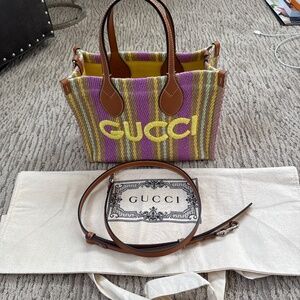 Gucci small embroidered raffia bag